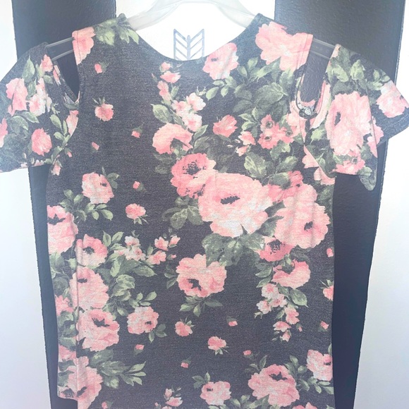 Floral Cold Shoulder Knit Top MoaMoa 1x - Picture 5 of 5